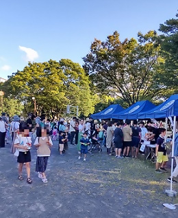 まつりを楽しむ地域の皆さん