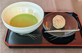 お茶と栗のお菓子