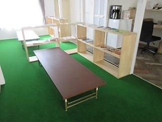 図書室の室内の様子