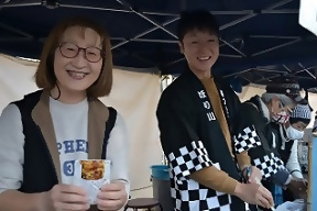おもてなしをする皆さまの笑顔