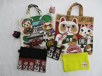 授産製品のカバンやポーチ