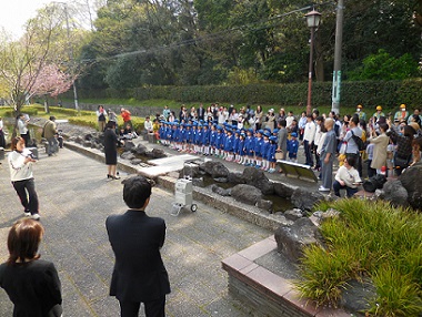 高蔵幼児園の年長さんの合唱の画像