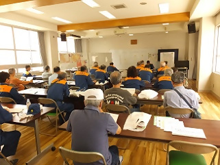防災について真剣に学ぶ皆さん