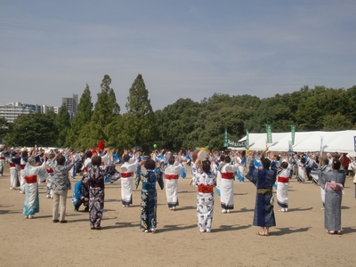 区民総踊りの写真