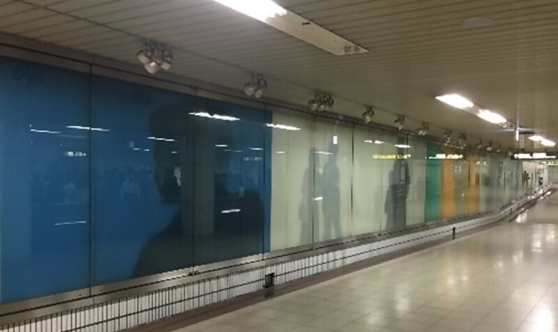 高松次郎《イメージスペース・名古屋駅の人々》