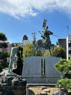 前田利家公初陣之像の外観