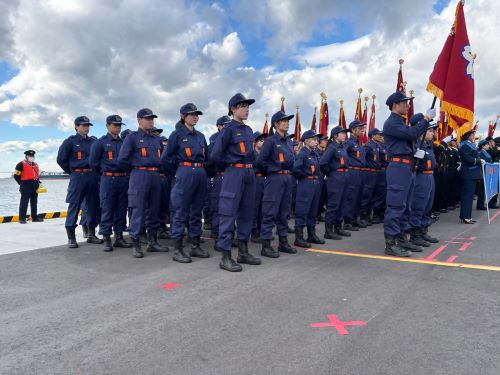 大学生消防団出初式写真
