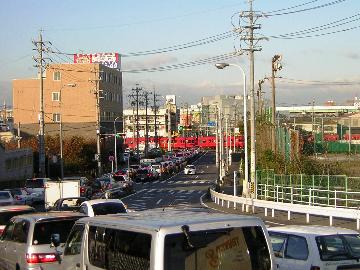 県道諸輪名古屋線(鳴海8号踏切)の渋滞状況の写真