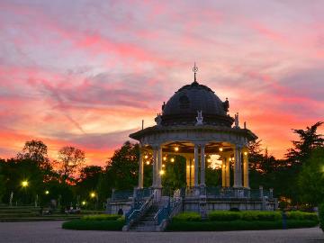 名古屋市 まちなみデザイン選 鶴舞公園奏楽堂の夕景 観光 イベント情報