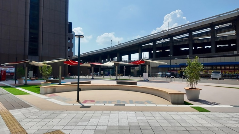 名鉄レジャック跡地の期間限定の広場「メイエキパークレット」の画像