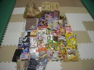 集まった食品の写真です。