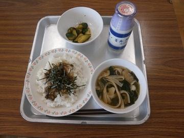 ひつまぶしをアレンジした「うなぎまぶし」と「きしめん汁」の写真