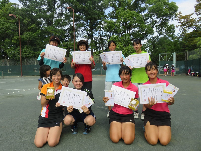 女子の部、入賞者の皆さんの画像です。