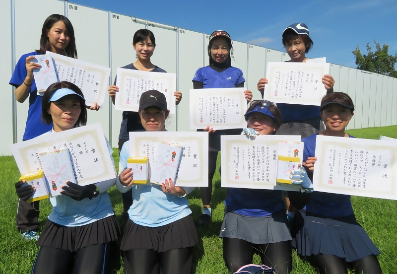 女子の部、入賞者の皆さんの写真です。