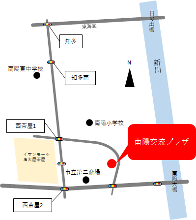 南陽交流プラザ屋外の駐車場が会場です