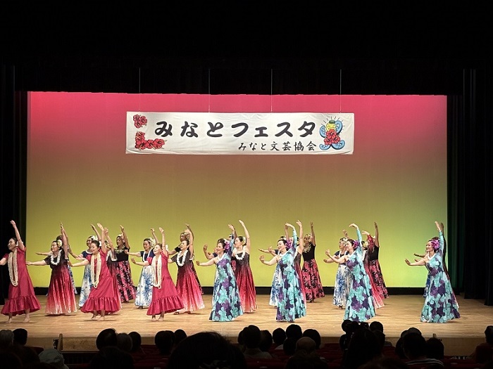 Halau Hula'O Ka Lei Naniによる演舞発表です