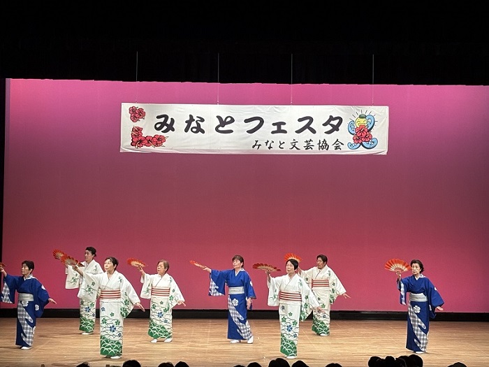 港豊沢会による演舞発表です
