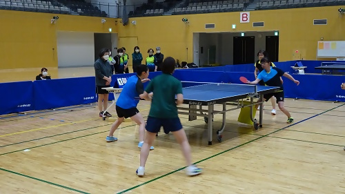 第62回瑞穂区卓球大会の試合の写真