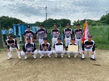 優勝チームの集合写真
