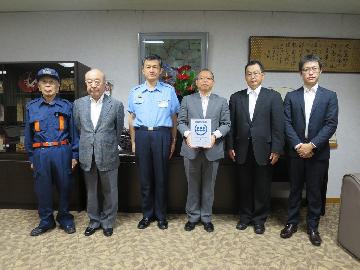 新栄学区防災安心まちづくり委員会と水ing株式会社中部支店との締結式の様子