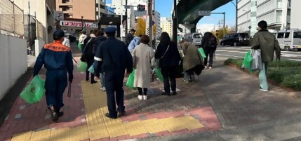 平和学区年末総合パトロールの様子です。