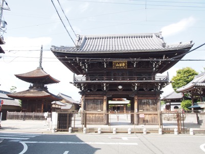 多宝塔、山門