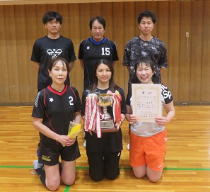 混合の部優勝、SLYの皆様の写真