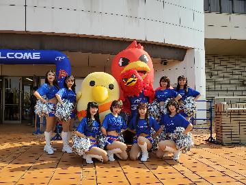 チアガールと記念撮影