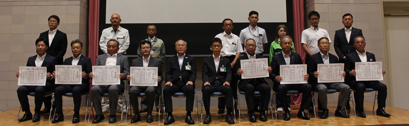 優秀工事施工者の写真です。3
