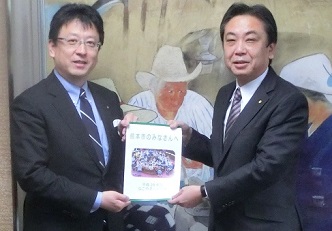 加藤一登 名古屋市会議長と大西一史 熊本市長の写真