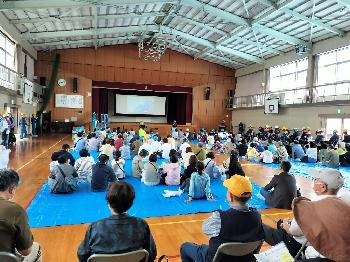 訓練に参加する参加者の様子