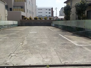 貸3